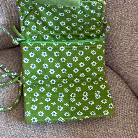 Vera Bradley Women's Strap Wallet Apple Green Pattern - Picture 5 of 16
